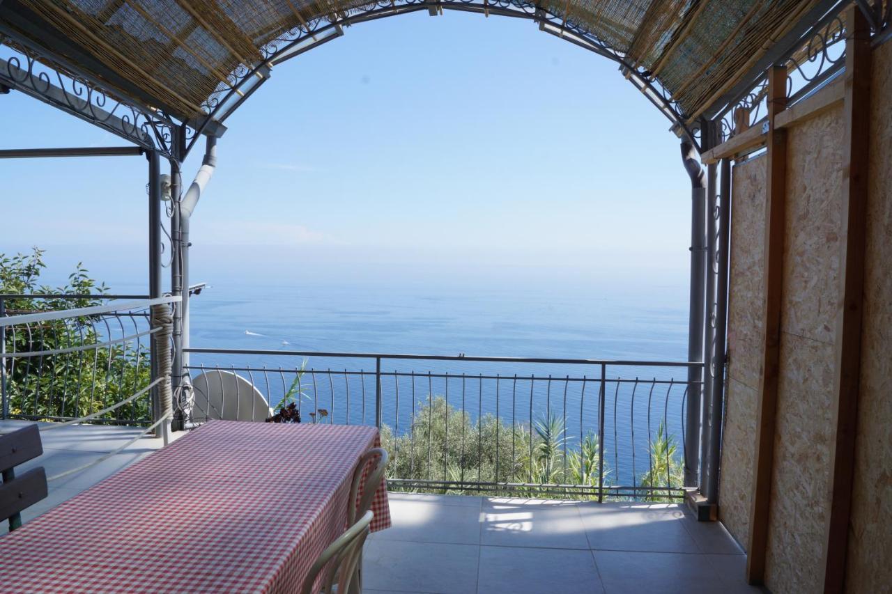 Appartement Total Sea View Grimaldi à Vintimille Extérieur photo