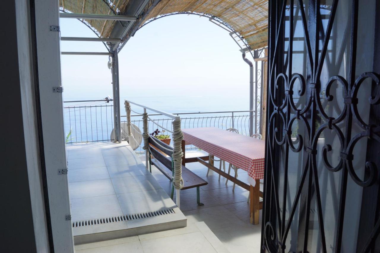 Appartement Total Sea View Grimaldi à Vintimille Extérieur photo